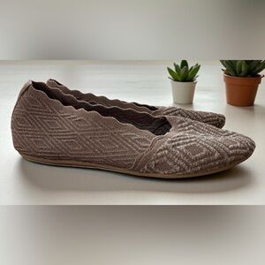 Skechers Womens Cleo Honeycomb Stretch Fabric Pointed Toe Ballet Flats Size 7.5